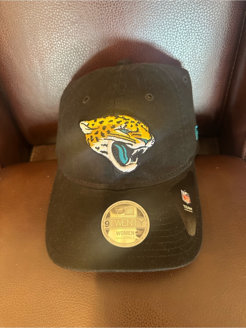 New Era women Black Jacksonville Jaguars Adjustable Cap